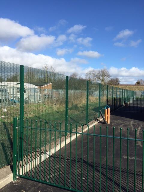 perimeter-fence-travellers-site
